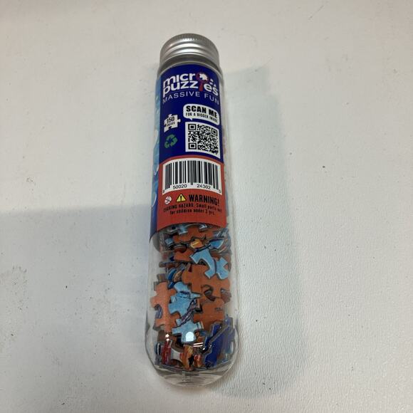 Bubbly Jellyfish 150 Piece Mini Jigsaw Puzzle Micro Puzzles New - Picture 2 of 3